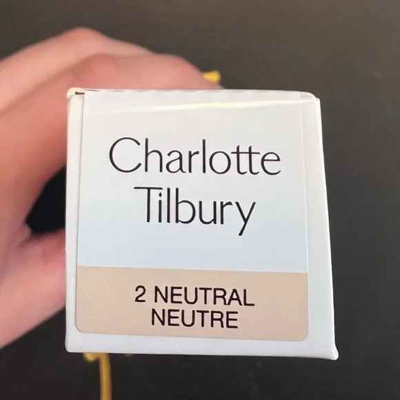 Charlotte Tilbury Beautiful Skin Foundation - Picture 10 of 10